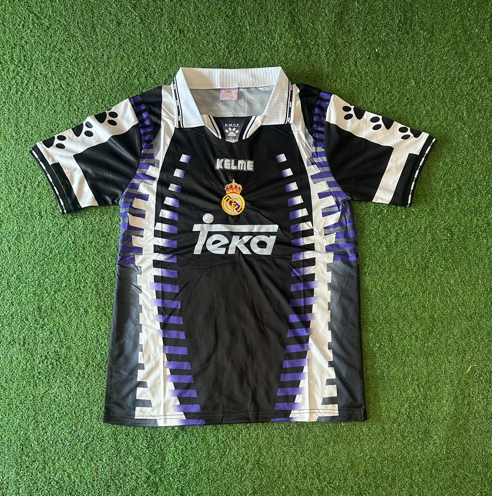 Camiseta retro Real Madrid 1997/98 · tercera negra · Teka