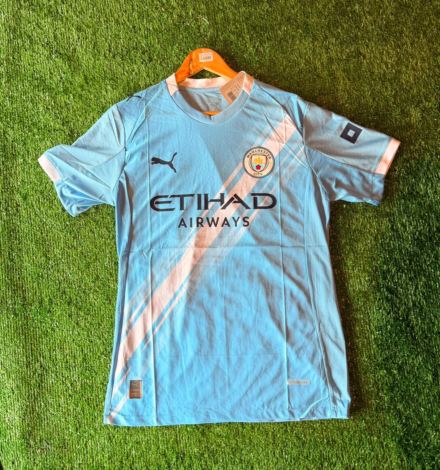 Camiseta Manchester City · celeste con franja diagonal · Etihad